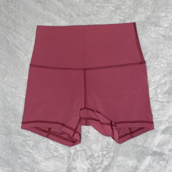SOLD lululemon Align Short 4โ in Misty Merlot - Picture 1 of 3
